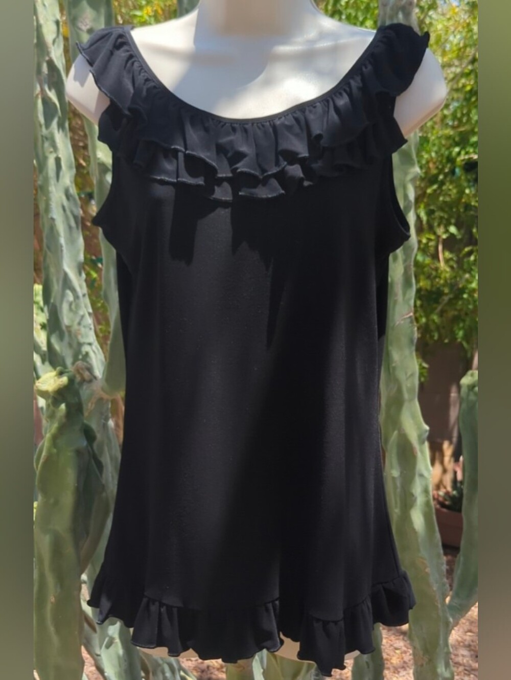 Vintage Suzie Black Ruffle Hem Sleeveless Tank Top Medium